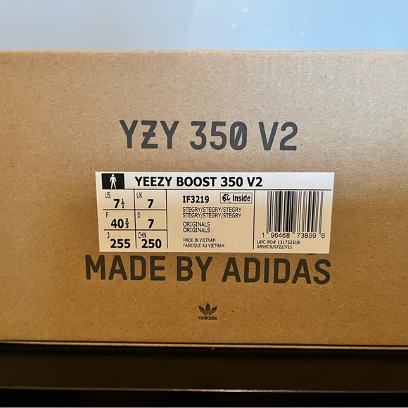 GREY YEEZY BOOST 350 V2 (NWT) - Picture 12 of 12